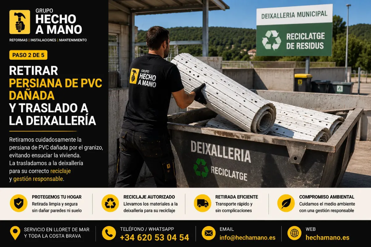 Traslado de persiana de PVC dañada a la deixallería para su reciclaje
